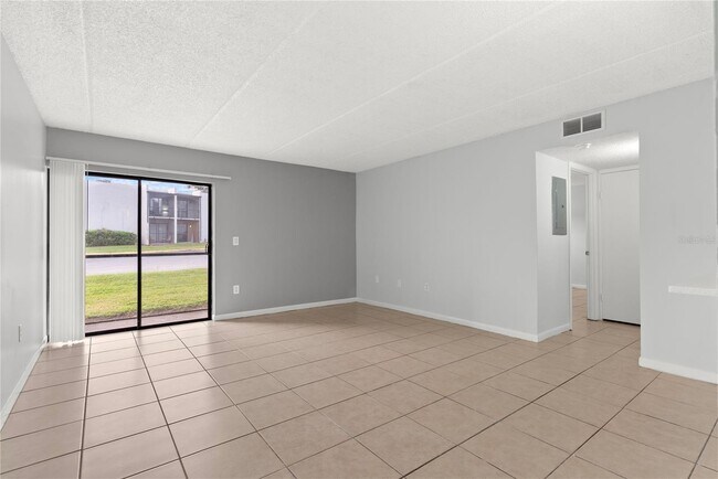 Building Photo - 1108 Bartow Rd