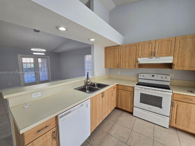 Building Photo - 10295 Hidden Springs Ct