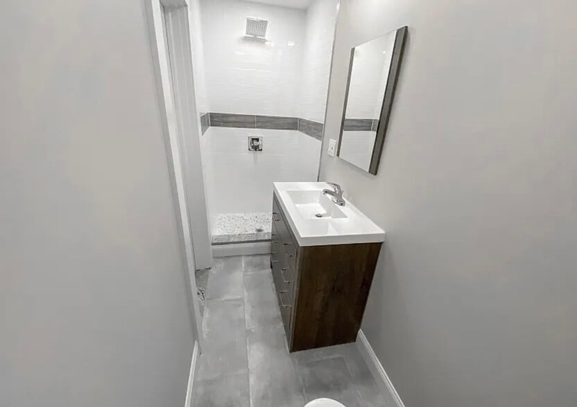 Bathroom 2 - 426 Cornelia St