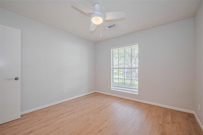 Building Photo - 2530 Bandelier Dr