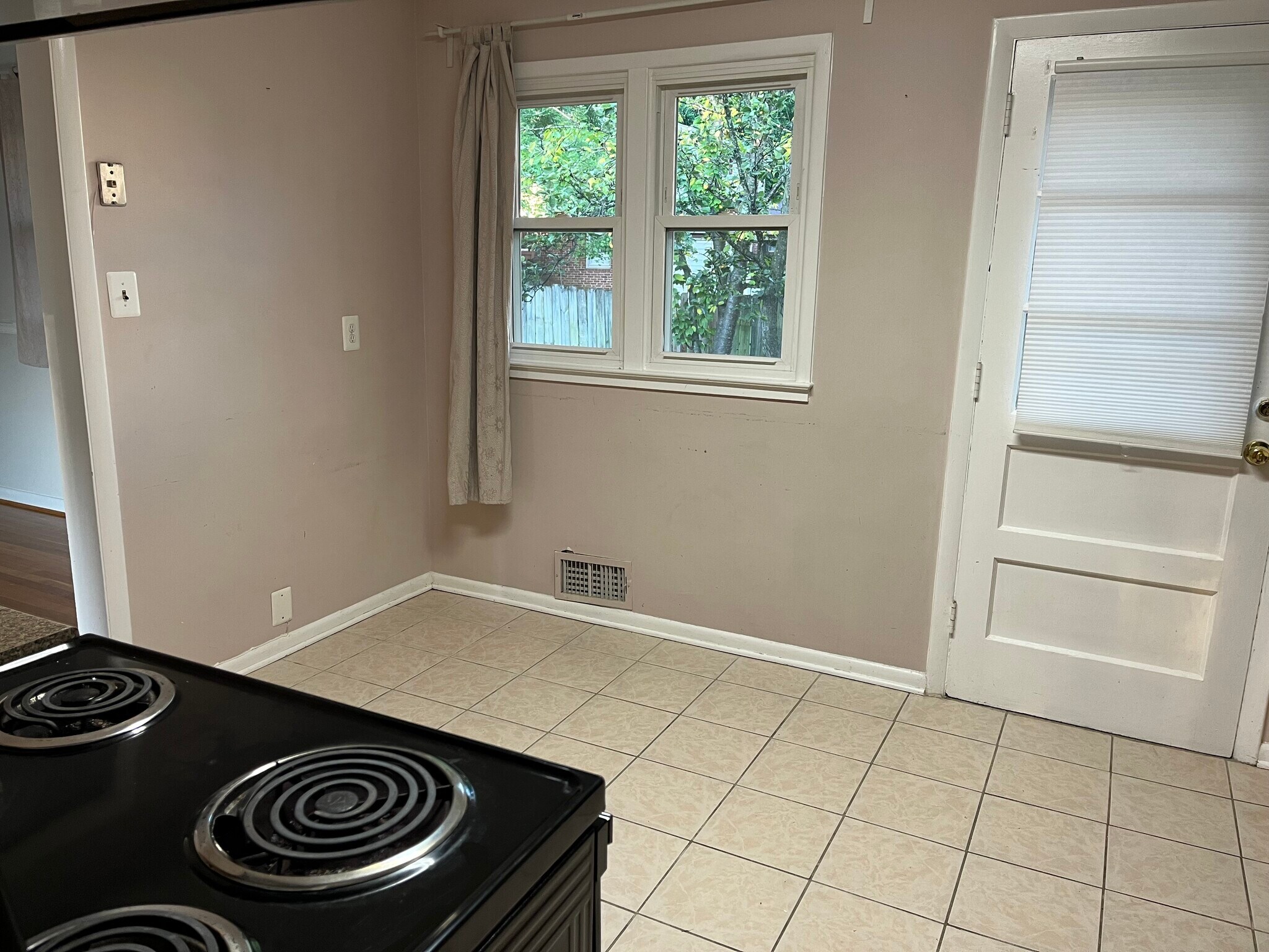 Building Photo - 7206 Bayside Ct