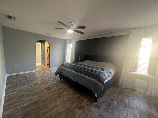 Building Photo - 470 Strasburg Dr