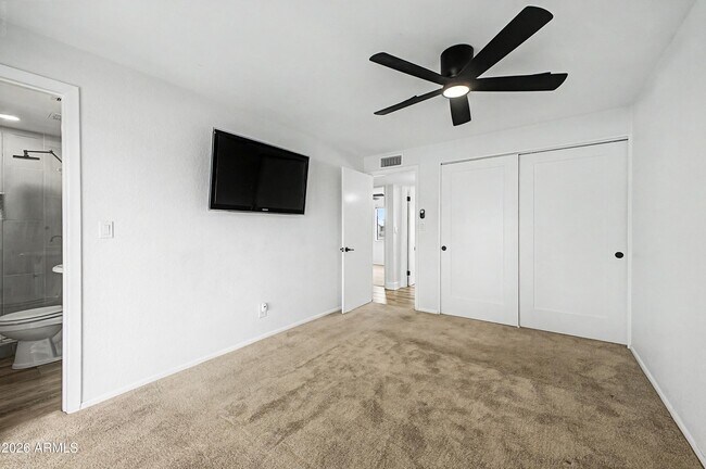 Building Photo - 4101 E Calavar Rd