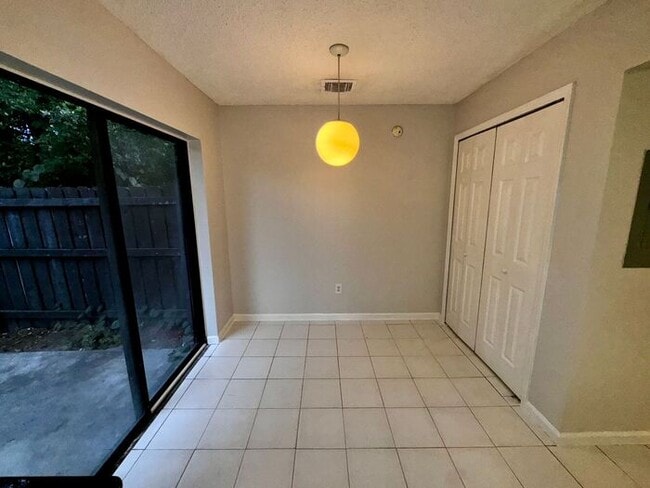 Building Photo - 7473 Belle River Ct