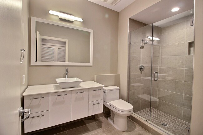 Building Photo - 2220 Superior Via