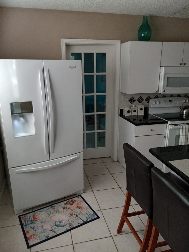 Building Photo - 4220 37th Ave N