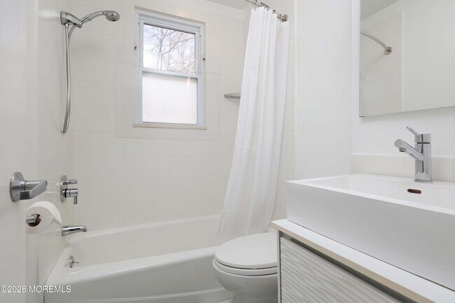 Building Photo - 29 Degraw Ave