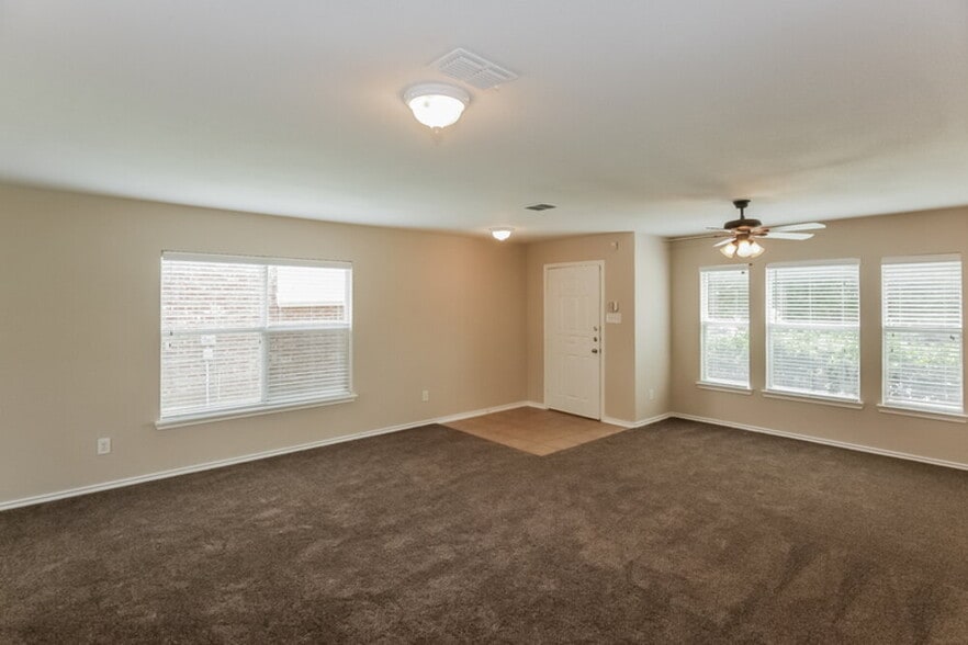 Building Photo - 629 Gibson St