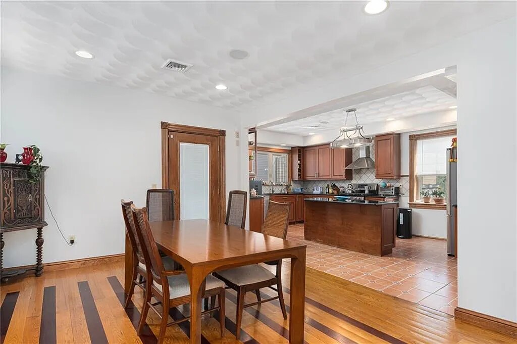 Building Photo - 18 Piedmont St