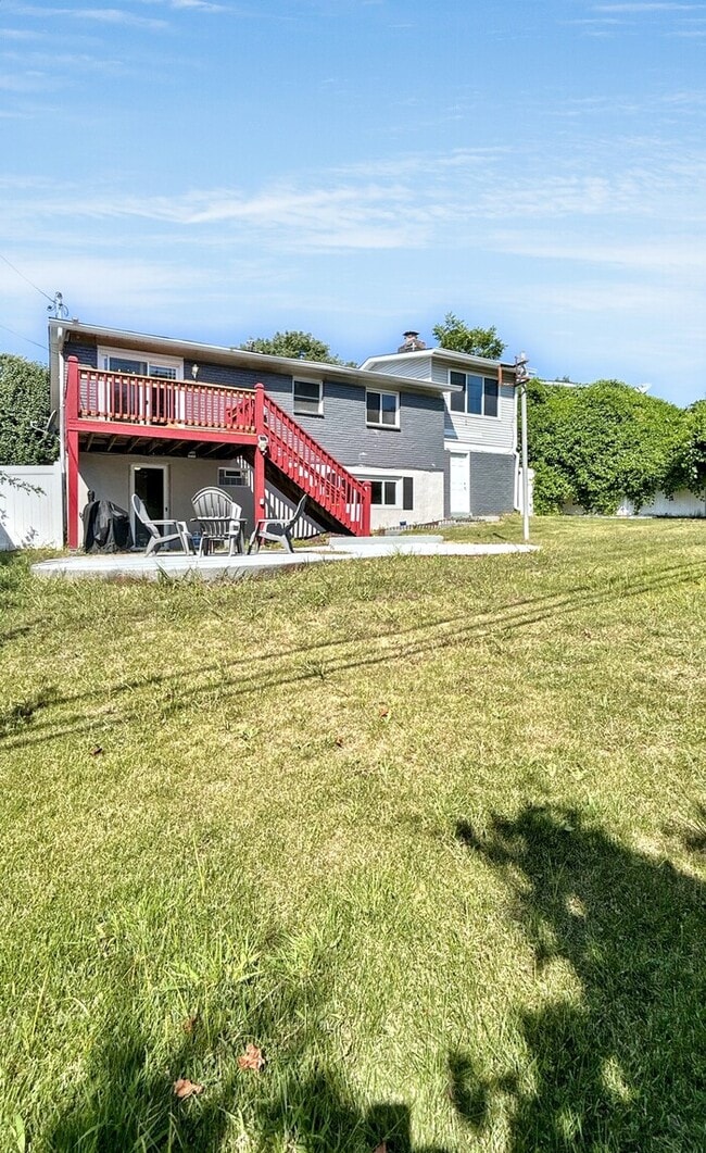 Building Photo - 1278 Roth Hill Dr