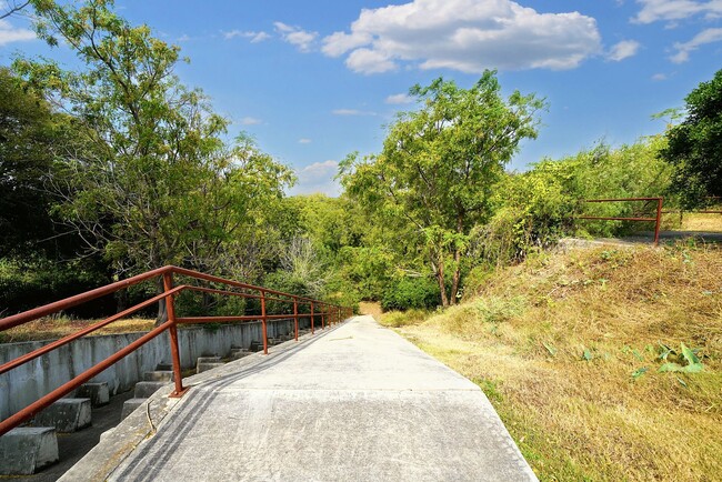 Building Photo - Charming Home in Cotton Crossing – Steps f...