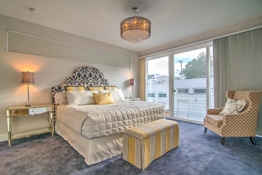 Building Photo - 2945 Umatilla St