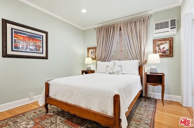 Building Photo - 516 S Rimpau Blvd