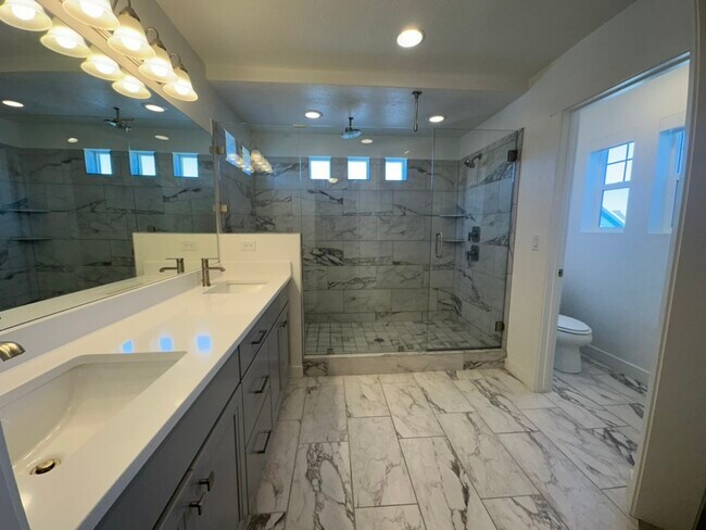 Building Photo - 6442 Bethany Way