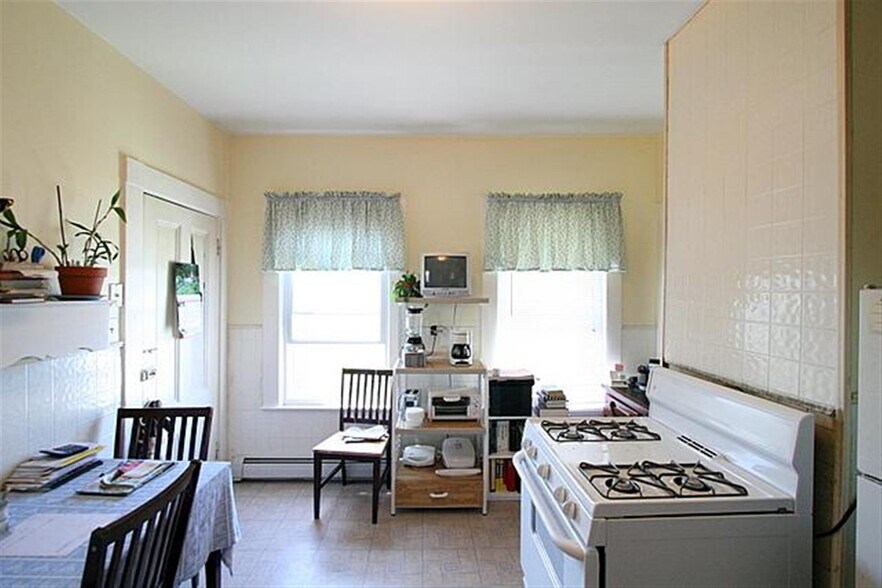 Primary Photo - 70 Spring St