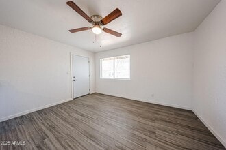 Building Photo - 4423 N 23rd Ave