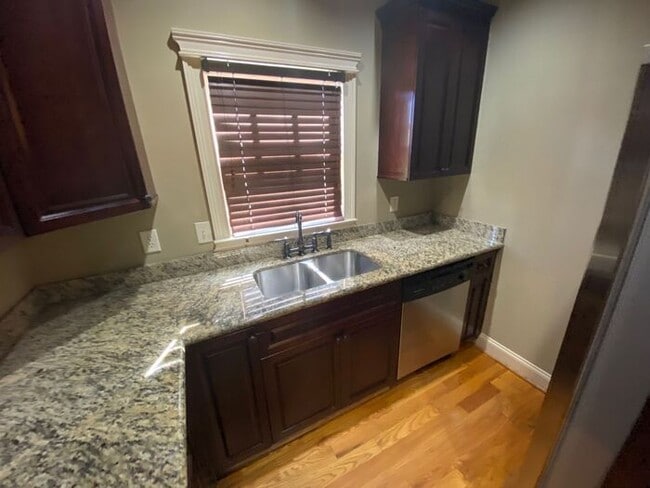 Building Photo - Luxury that you can call home! Amazing Loc...