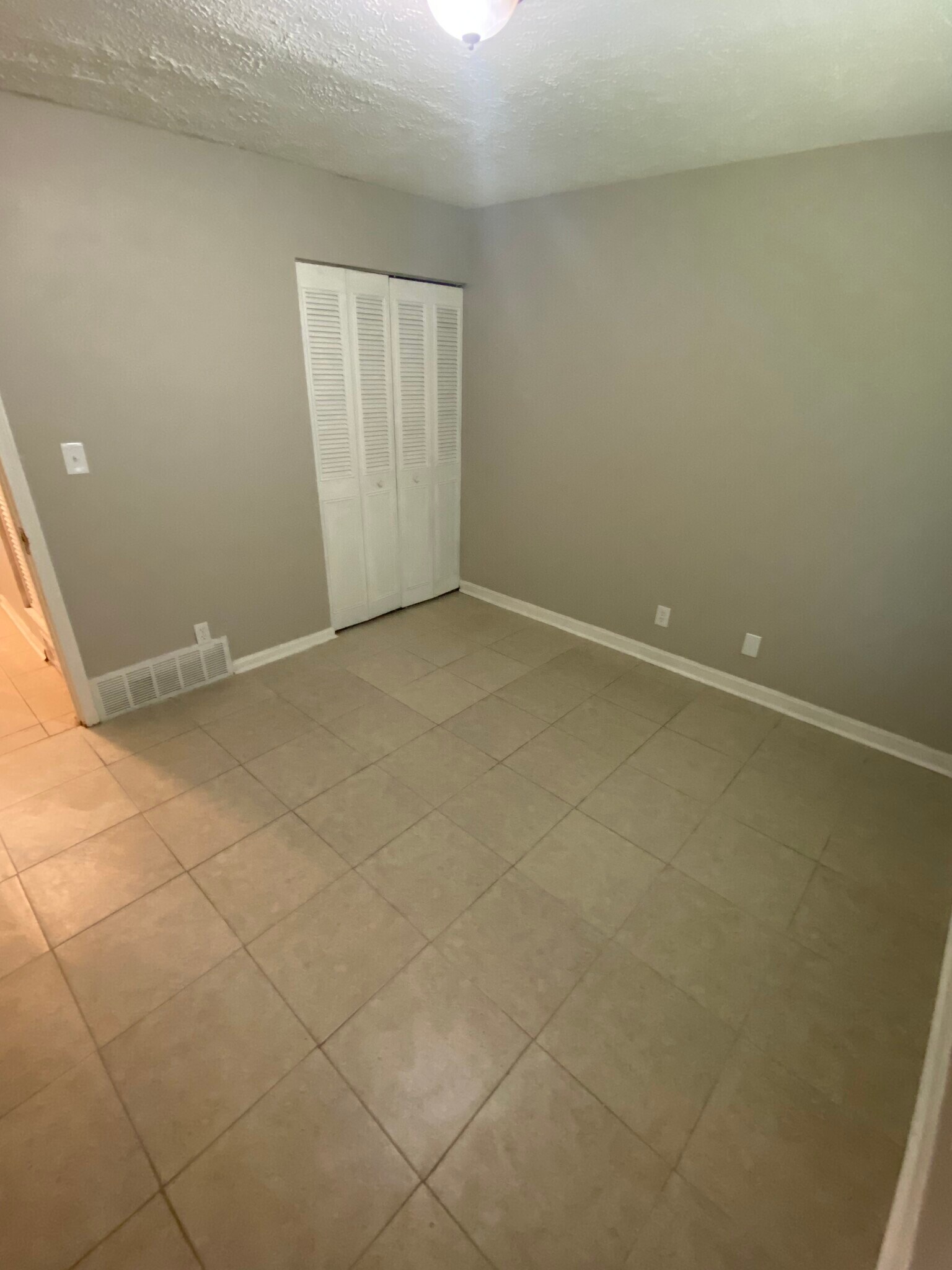 Building Photo - 3809 Carpenter Dr
