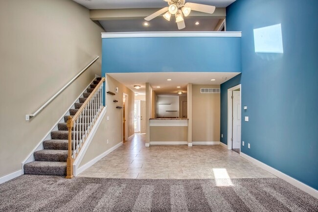 Building Photo - Beautiful Prairie Fields Townhouse — 3 Bed / 2.5 Bath + Loft