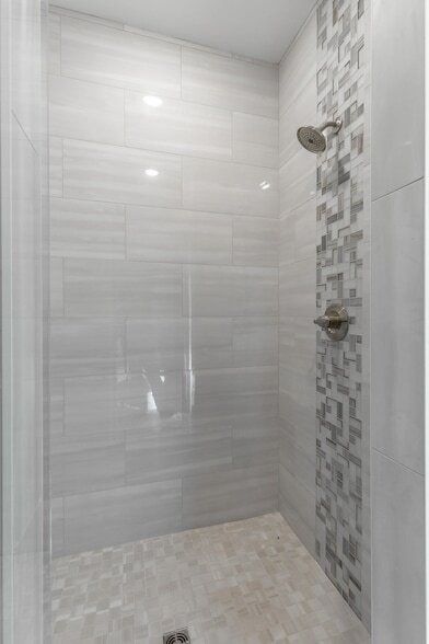 Building Photo - 5012 Oop Rd