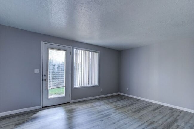 Building Photo - 2 bedroom unit. Pets OK! Lots of upgrades!...