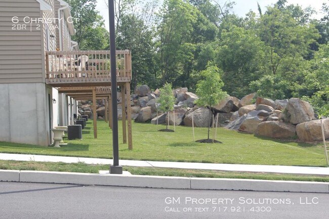 Building Photo - 2 Bedroom Townhome in Elizabethtown!
