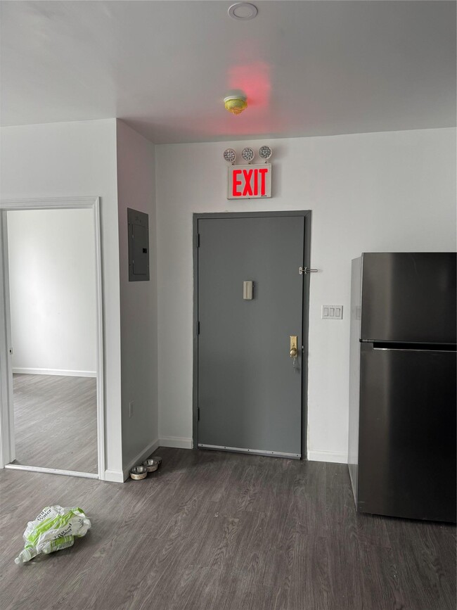 Primary Photo - 106 Rivington St
