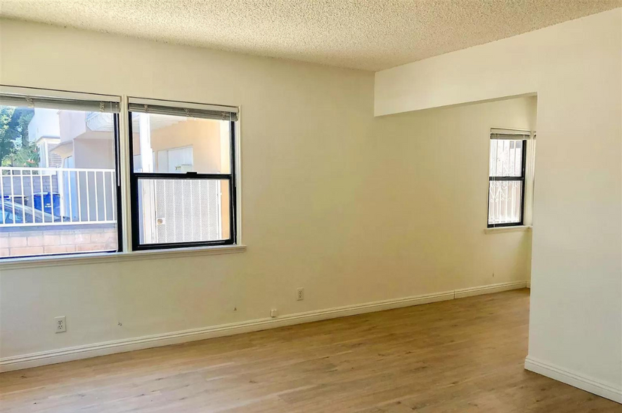 Building Photo - 1703 Selby Ave