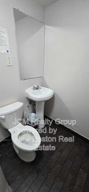 Building Photo - 5 Union Ave