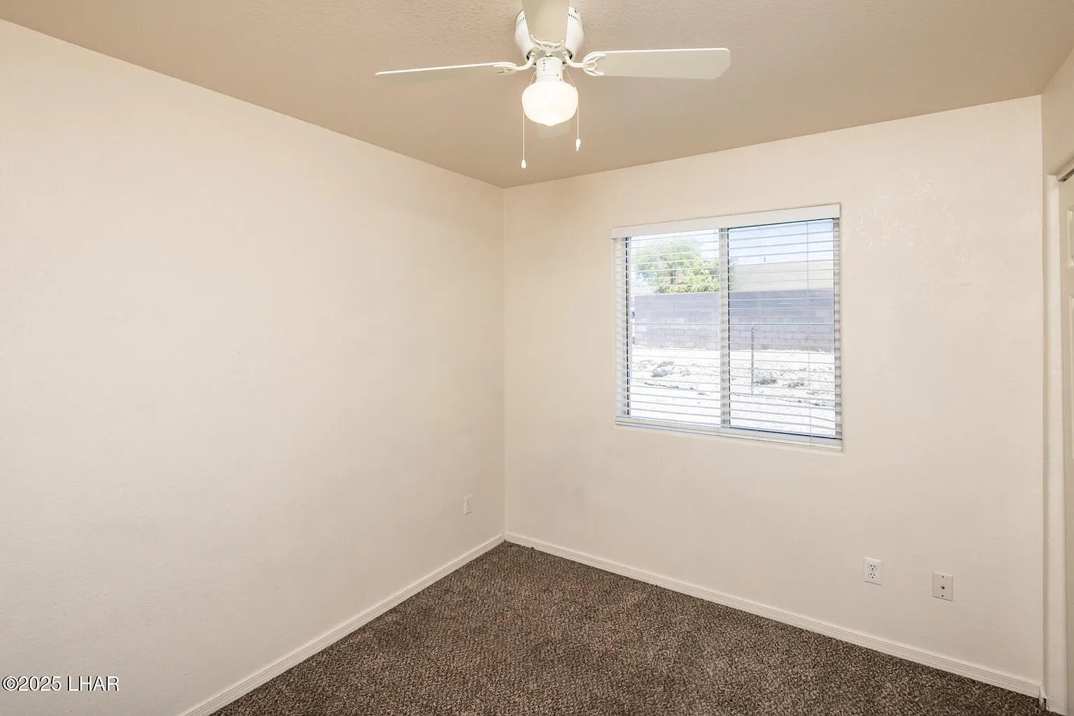 Building Photo - 3188 Desert View Ct