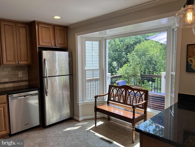 Building Photo - 9015 Piney Grove Dr
