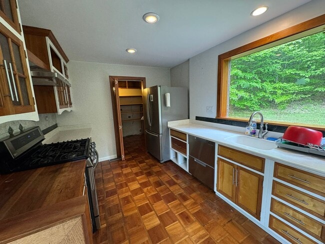 Building Photo - 4-Bedroom 3-Bath House in Quechee
