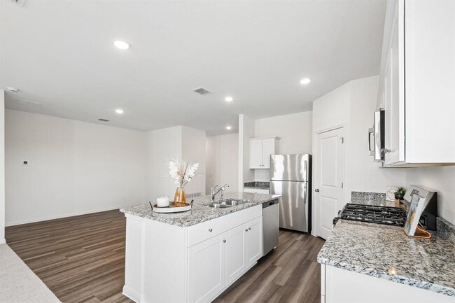 Building Photo - 1305 Morris Lp