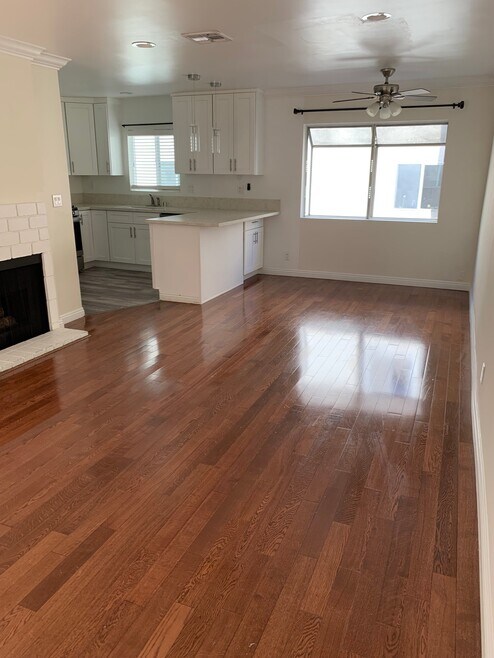 Building Photo - 1101 Laveta Terrace