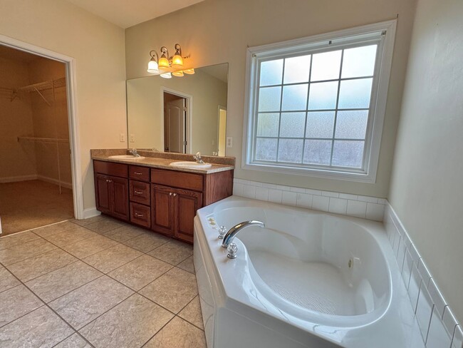 Building Photo - COMING LATE FEBRUARY 2026! (Pet Friendly)