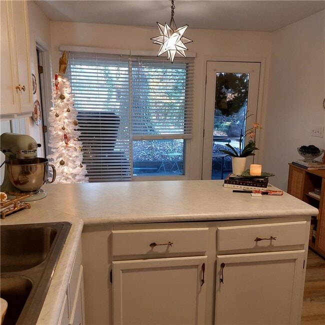 Building Photo - 1252 Minhinette Dr