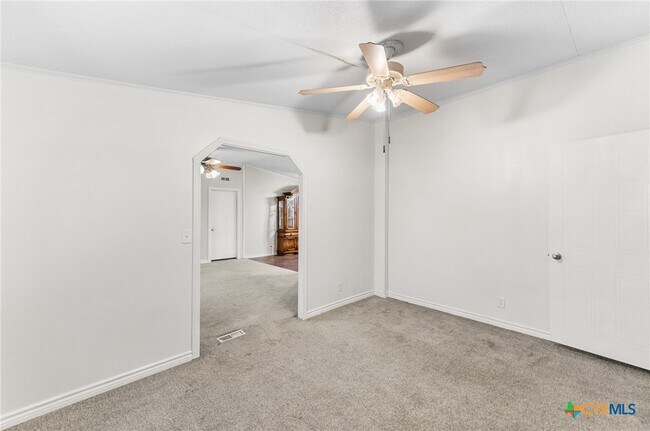 Building Photo - 2676 Pahmeyer Rd