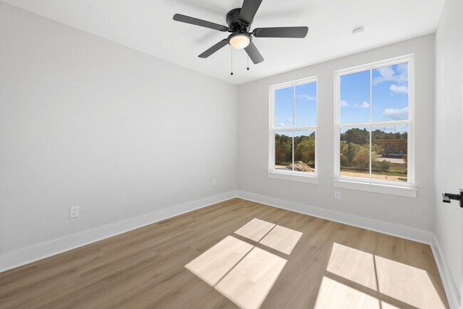 Building Photo - 1409 Little Brothers Ln