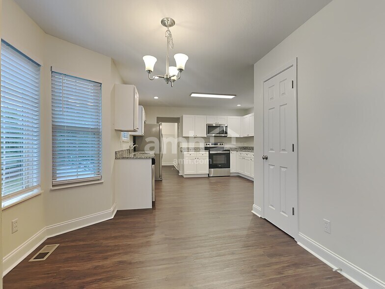 Building Photo - 4818 Ivy Rose Dr