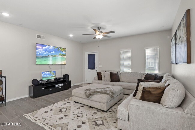 Building Photo - 15129 Imagine Dr