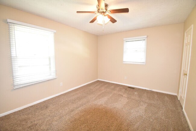 Building Photo - 333 McFadyen Dr