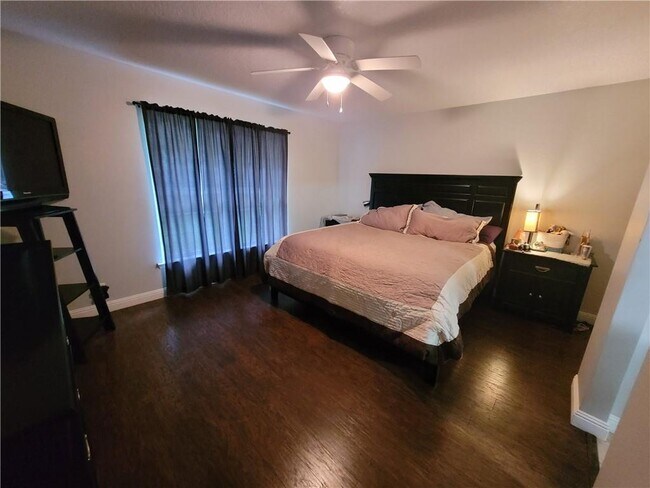 Building Photo - 217 Bridgewater Cir