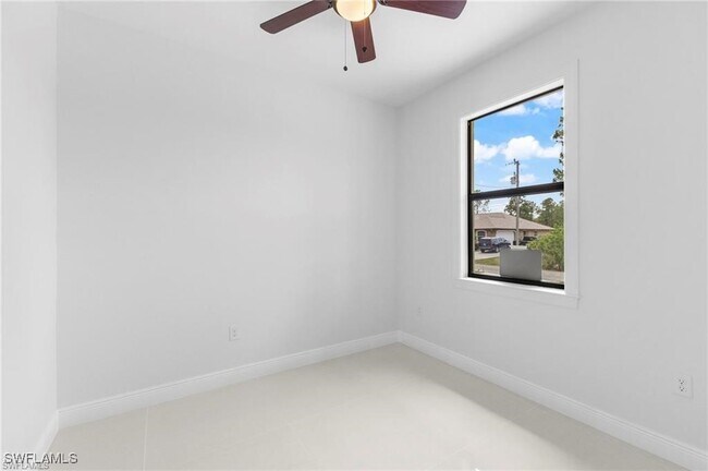 Building Photo - 1715 W 12th St