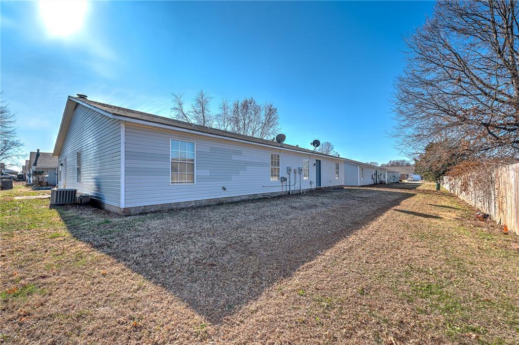 Building Photo - 4380 W Thrasher Dr