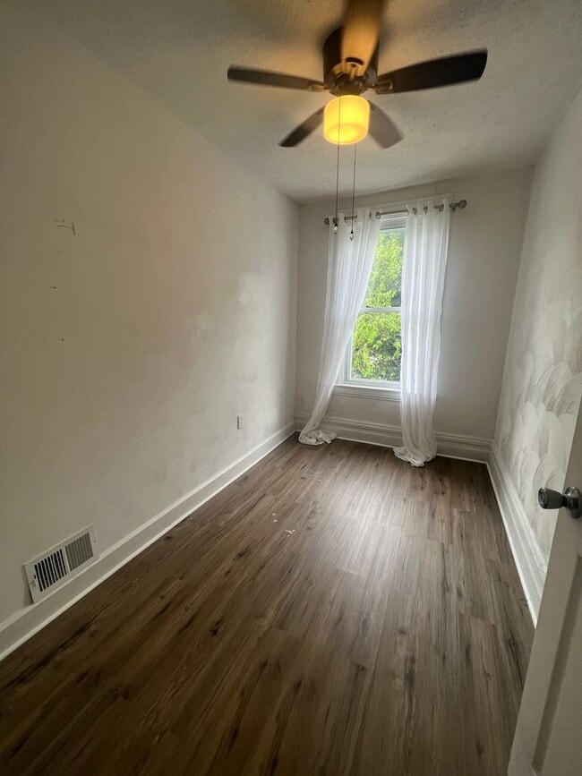 Building Photo - Spacious 3 bedroom, 2 bath home in Sharpsburg