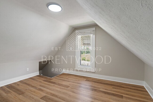 Building Photo - Charming 3-Bed Home In Indy!