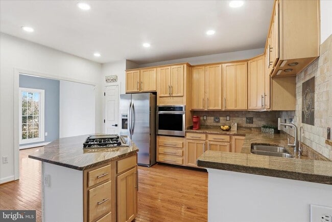 Building Photo - 4550 Fair Valley Dr