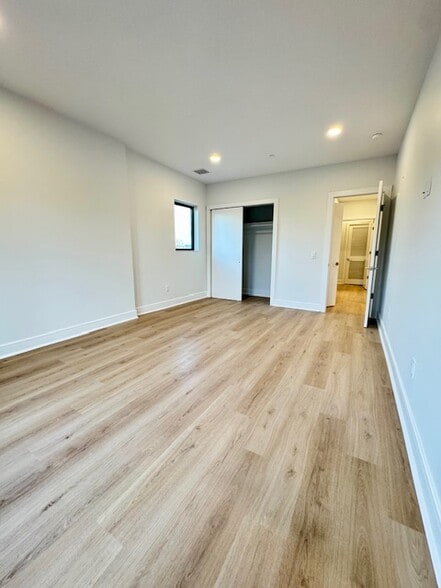 Building Photo - 85 W High St