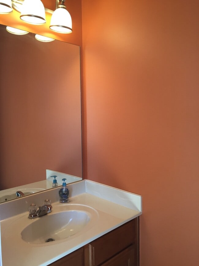 Building Photo - Townhome in Lismore Village Available!