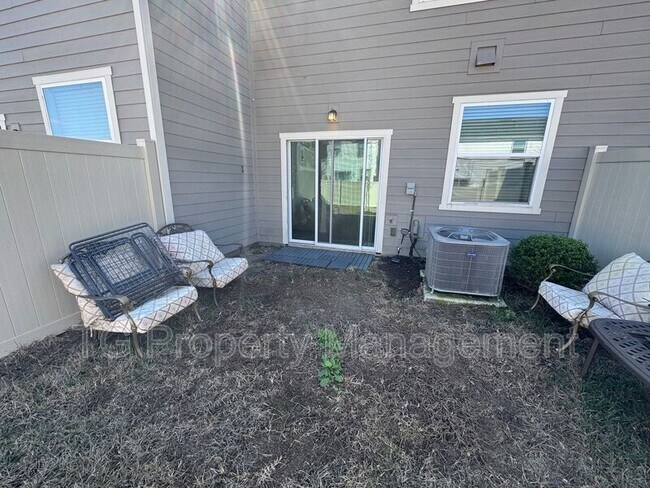 Building Photo - 9877 Fiddleback Ln